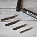 Plumas Comic Pen Set 4 + 2 Portaplumas